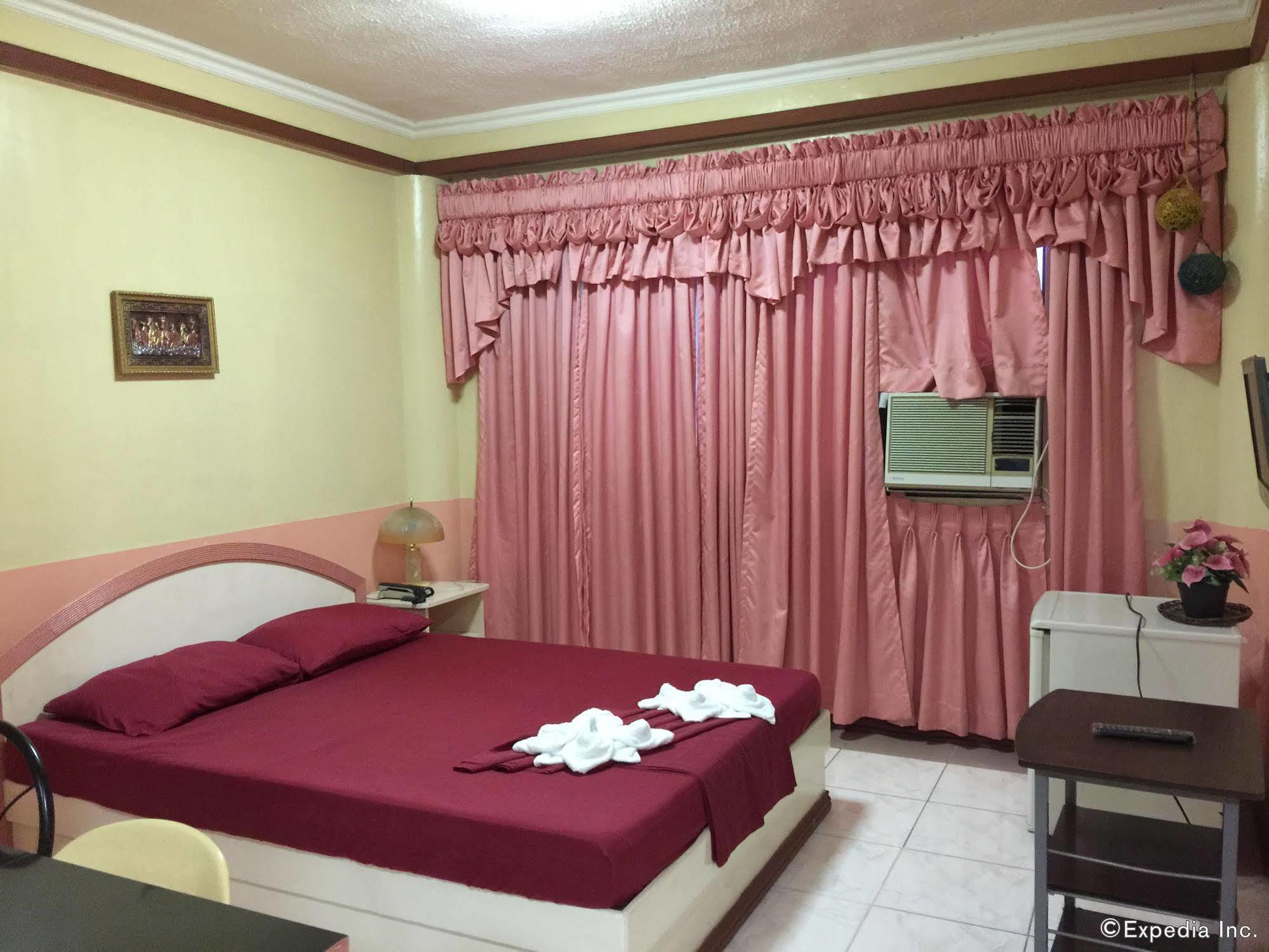 Buen Bella Pension House Тагбиларан Сити Екстериор снимка