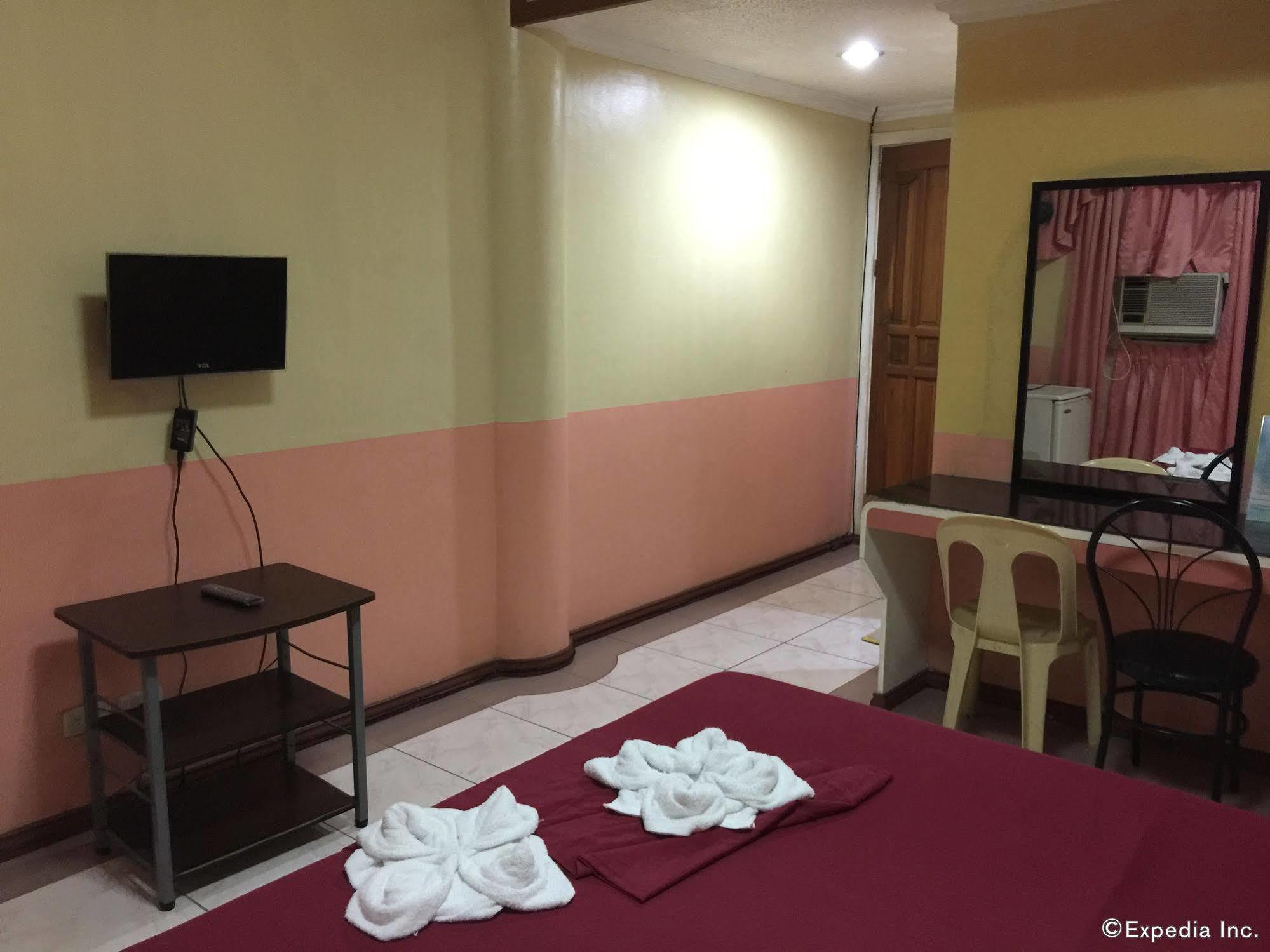 Buen Bella Pension House Тагбиларан Сити Екстериор снимка