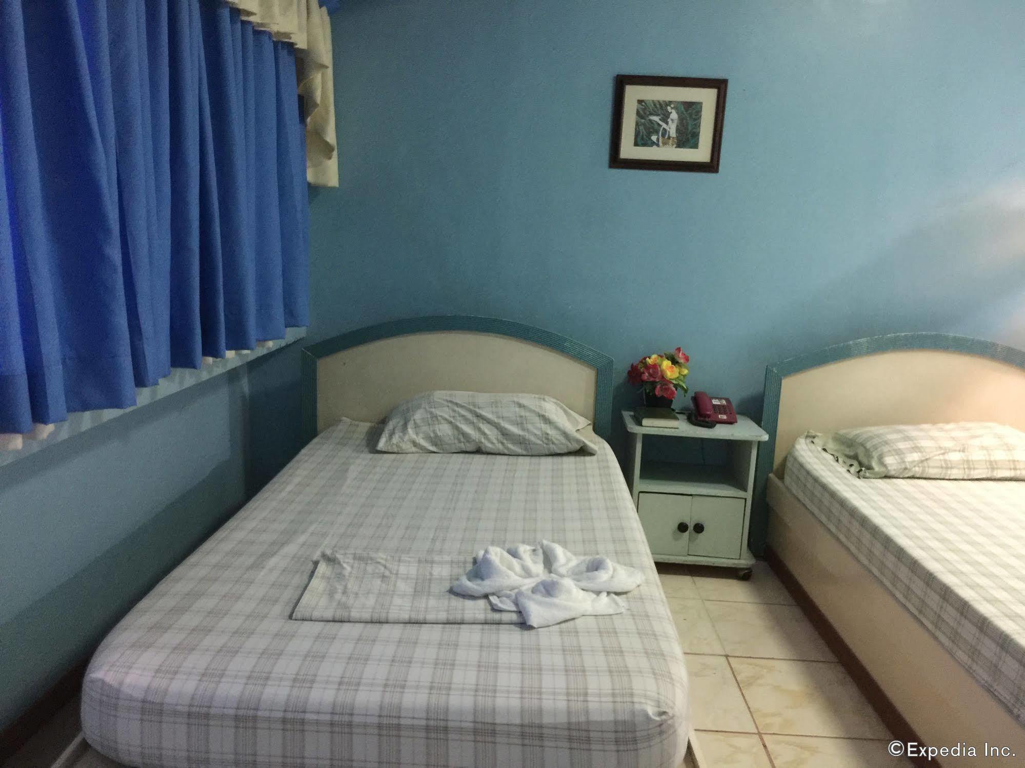 Buen Bella Pension House Тагбиларан Сити Екстериор снимка