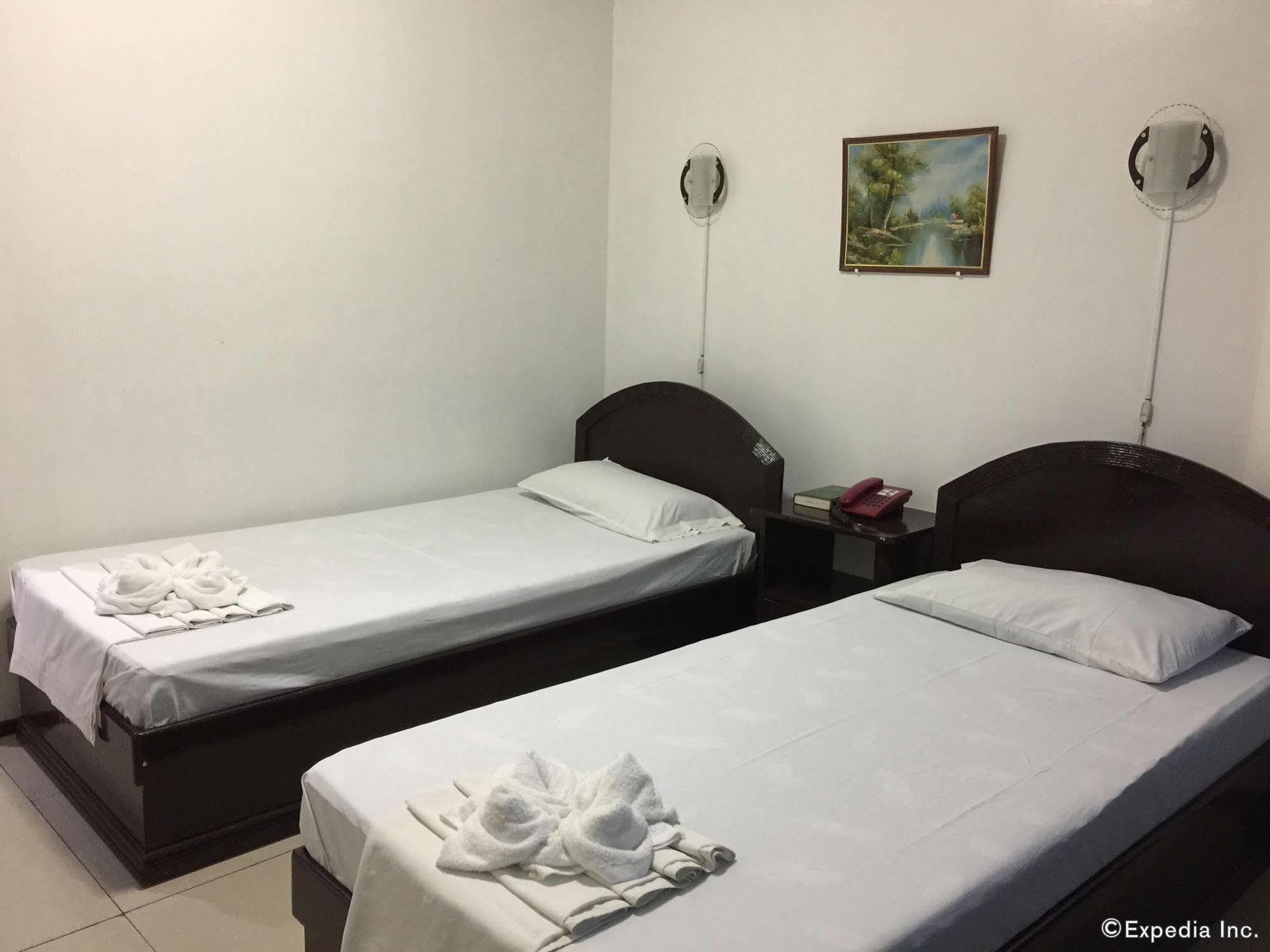 Buen Bella Pension House Тагбиларан Сити Екстериор снимка